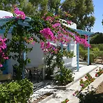 Surfing Village Paros 3* Santa Maria (Paros)