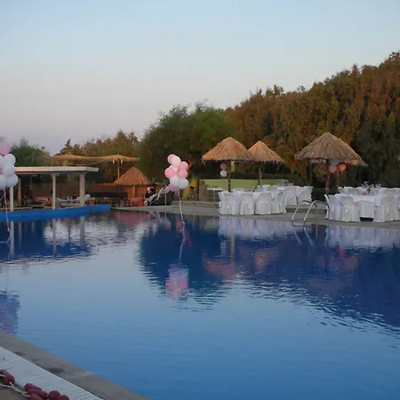 Surfing Village Paros Santa Maria (Paros)