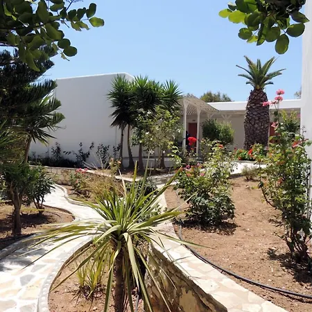 Surfing Village Paros Hotell 3*