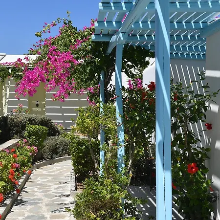 Surfing Village Paros Hotell 3*