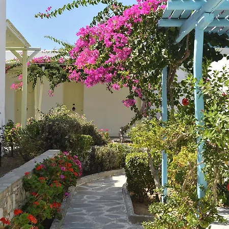 Surfing Village Paros Hotell 3*