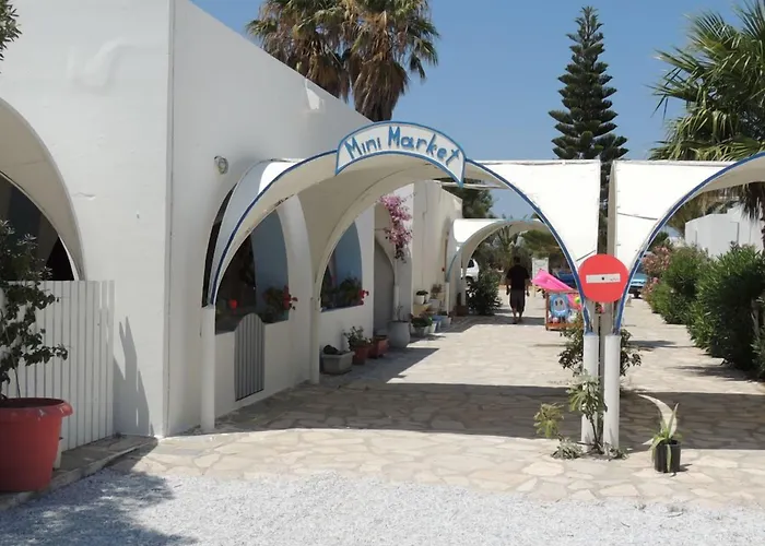 Surfing Village Hotell 3*